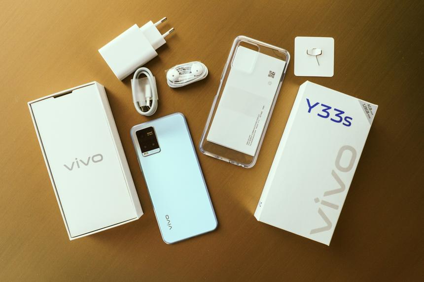 Необычный бюджетный смартфон, который берут не из-за цены или характеристик. И не жалеют об этом