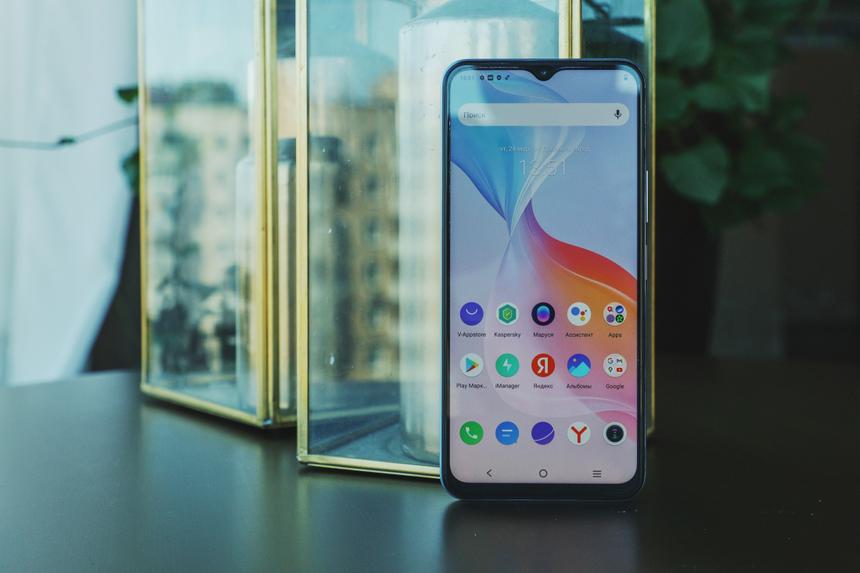 Необычный бюджетный смартфон, который берут не из-за цены или характеристик. И не жалеют об этом