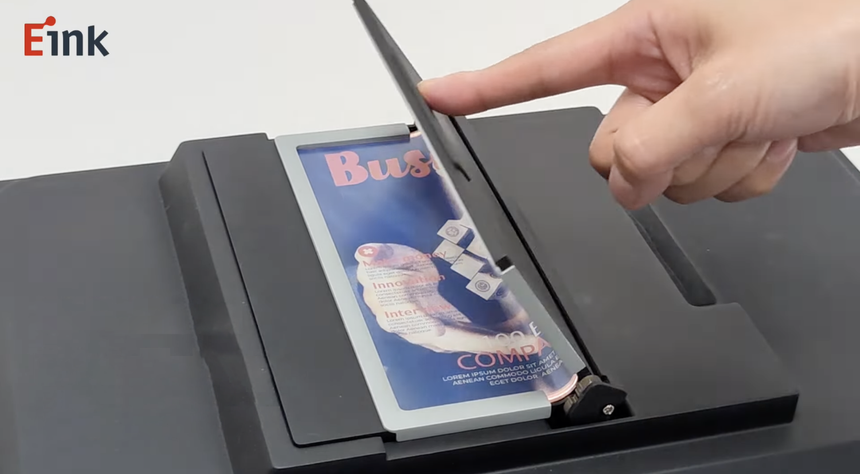 Создана электронная книга, в которой нужно «переворачивать» страницы