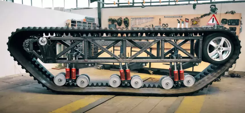 В танк из электрокара: Tesla Model 3 модифицировали