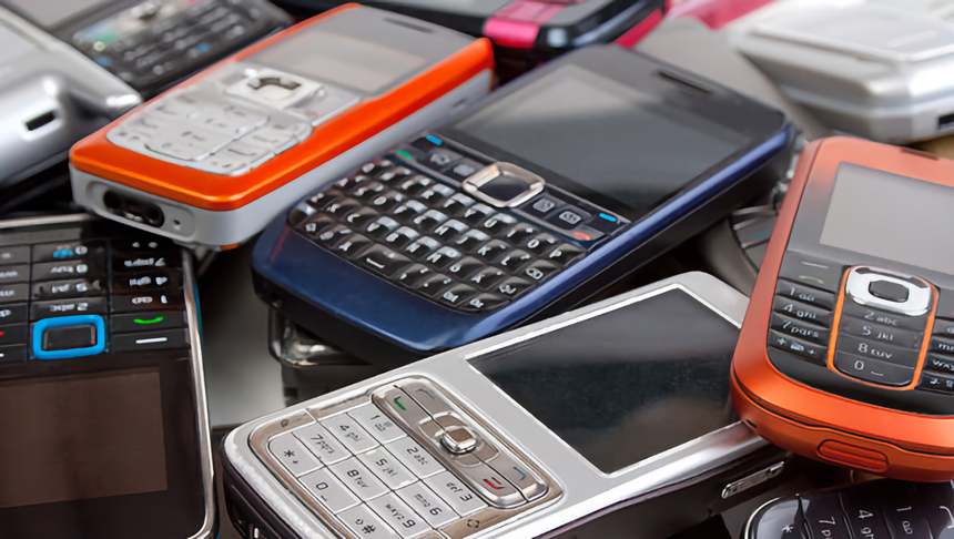 Россияне вернули моду на кнопочные телефоны