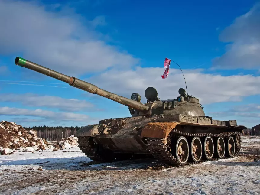 Старику не сидится на пенсии: для чего древние танки Т-62 начнут применять на Украине?