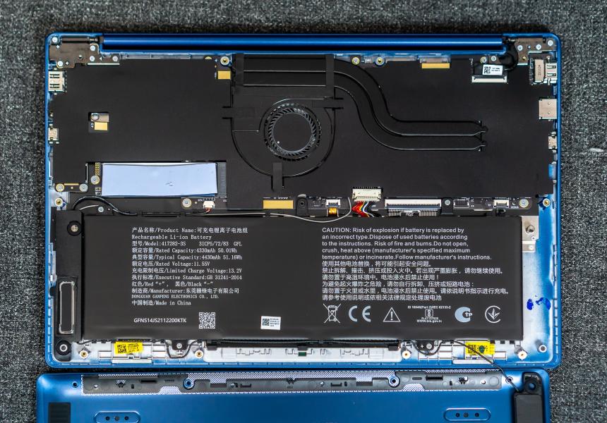 Infinix Inbook X2 под крышкой