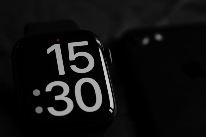 Apple придумала, как внедрить маленькую камеру в часы