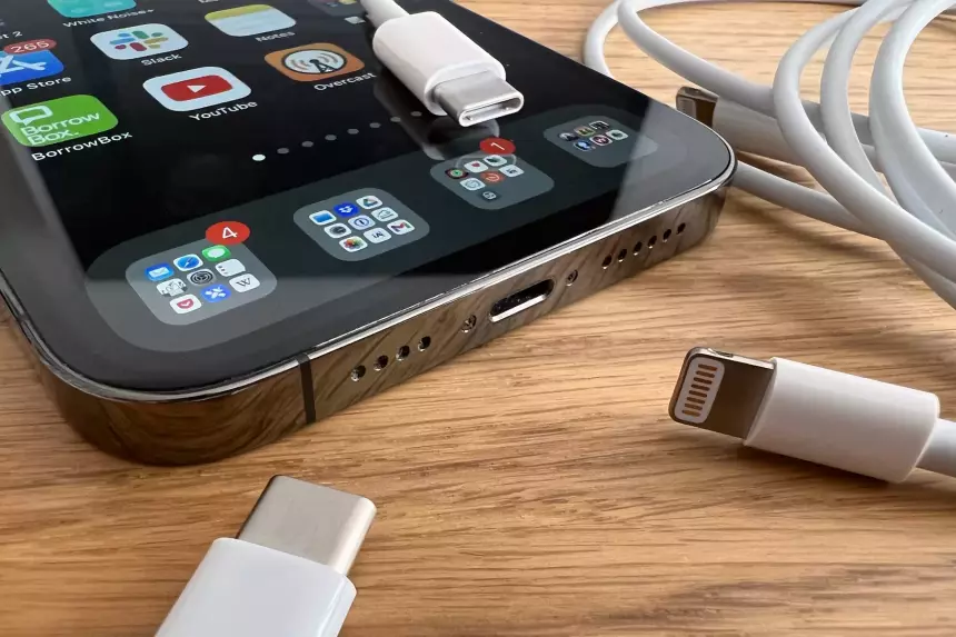 iPhone станет похож на розетки? Великобритания не планирует вводить универсальный USB-C