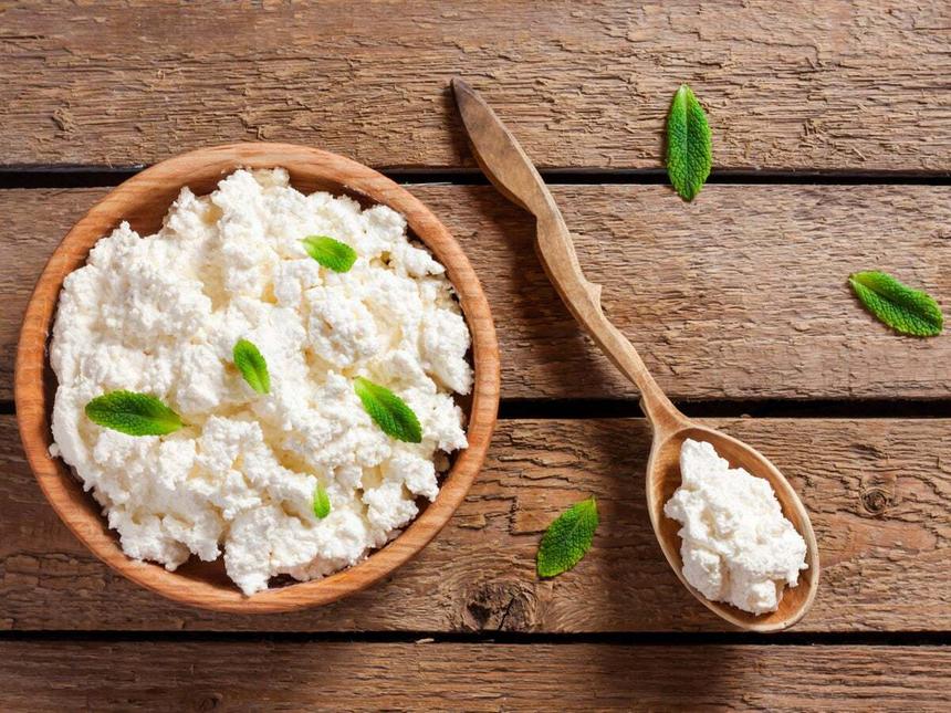 Какие продукты вредно есть вместе с творогом