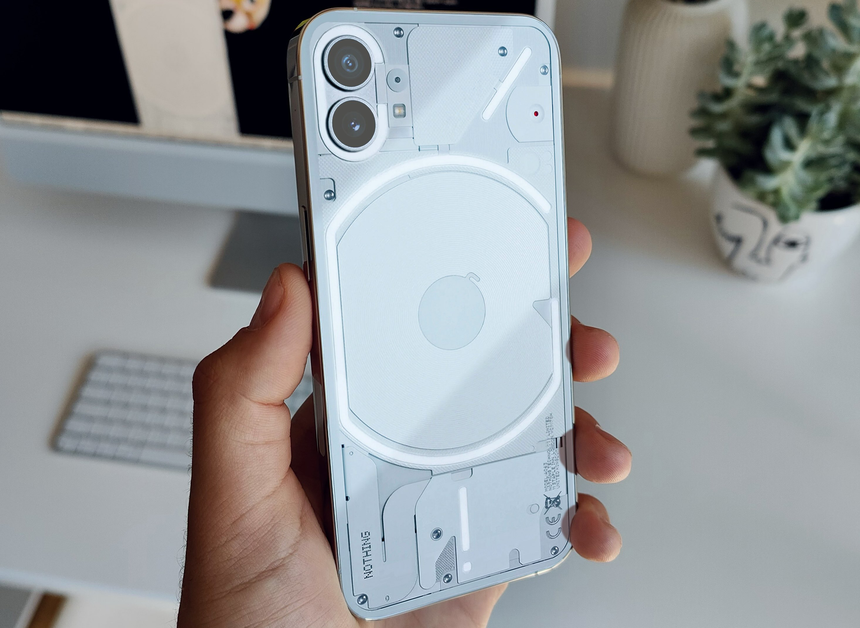 Как вам такое: «прозрачный» смартфон Nothing Phone (1) не выпустят на рынке США