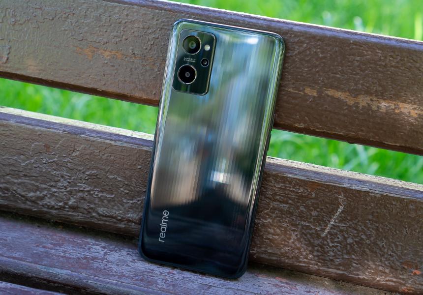 В нём ничего сенсационного, но этот смартфон станет хитом среди недорогих моделей в России