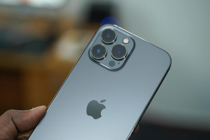 Apple начала повышать цены на iPhone из-за инфляции