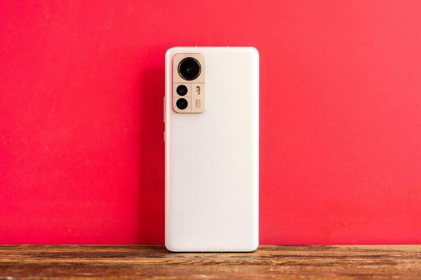 Xiaomi представила версию флагмана Xaiomi 12 Pro на процессоре MediaTek