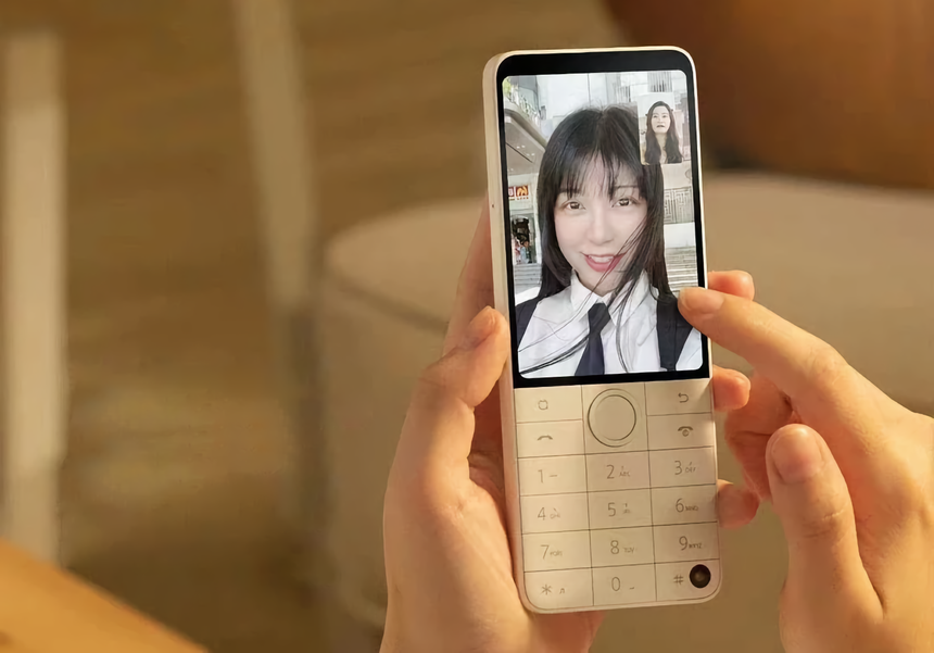 Xiaomi выпустит кнопочный смартфон с Android 12 и сенсорным экраном