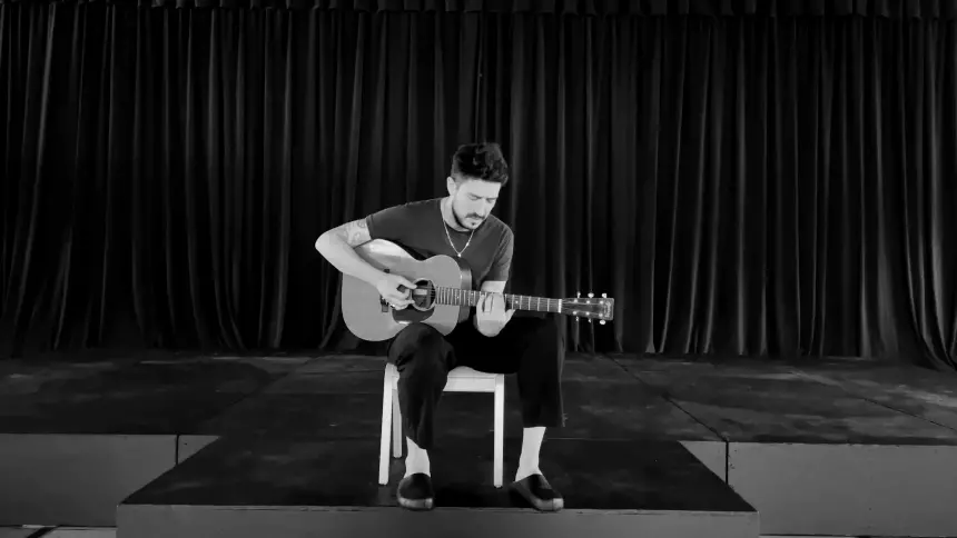 Режиссер "Индианы Джонса" снял клип на iPhone