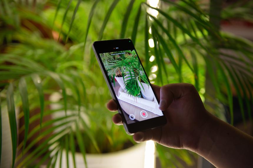 Видели ли вы когда-нибудь смартфон среднего класса в максимальном тюнинге и VIP-комплектации?