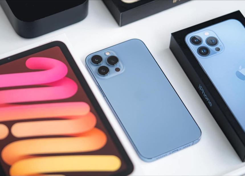 В России разброс цен на iPhone одной модели достиг 100 тысяч рублей