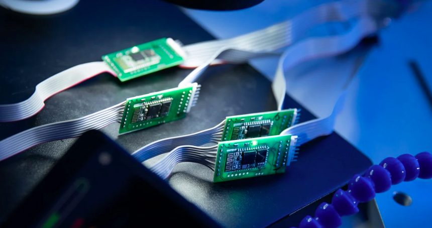 Как обычно, коррупция: Китай нашёл виновных в зависимости от электроники из США