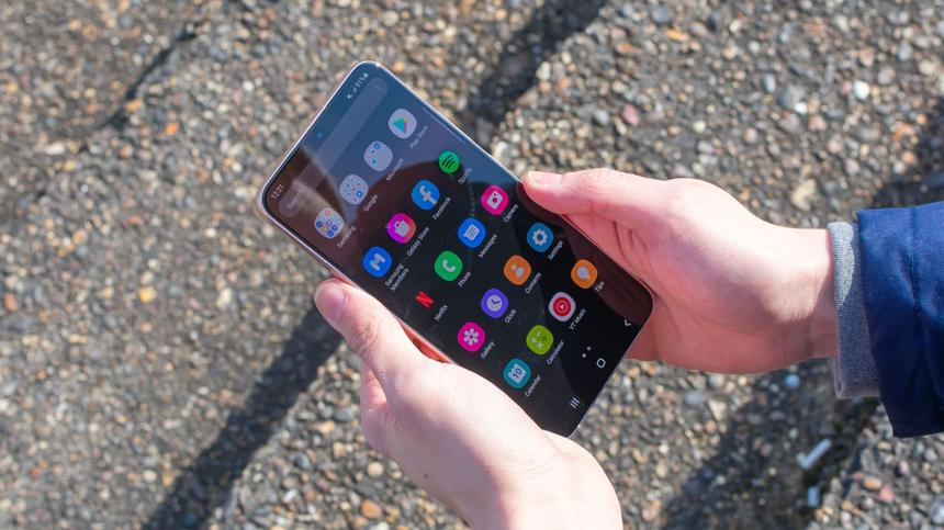  Так может или нет: ещё один эксперт рассказал, отключат ли смартфоны россиянам