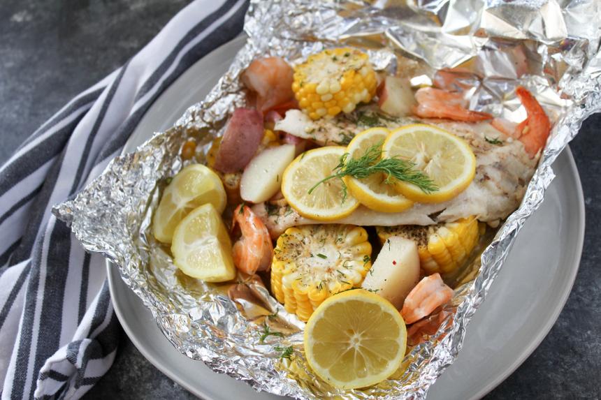 Токсиколог объяснил, почему приготовленная в фольге еда может быть опасна для здоровья