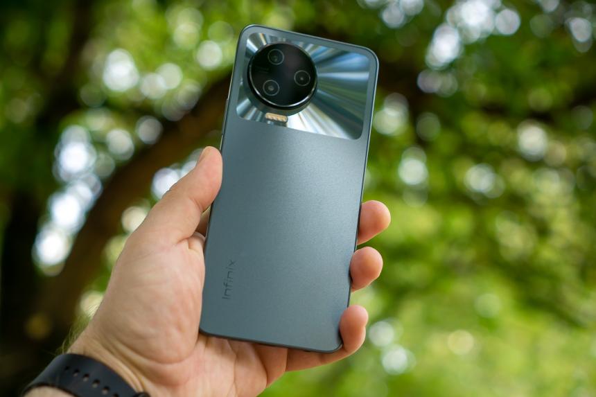 Смартфон для тех, кто хочет 108 Мп камеру, хороший процессор и 256 ГБ памяти до 20 тысяч рублей