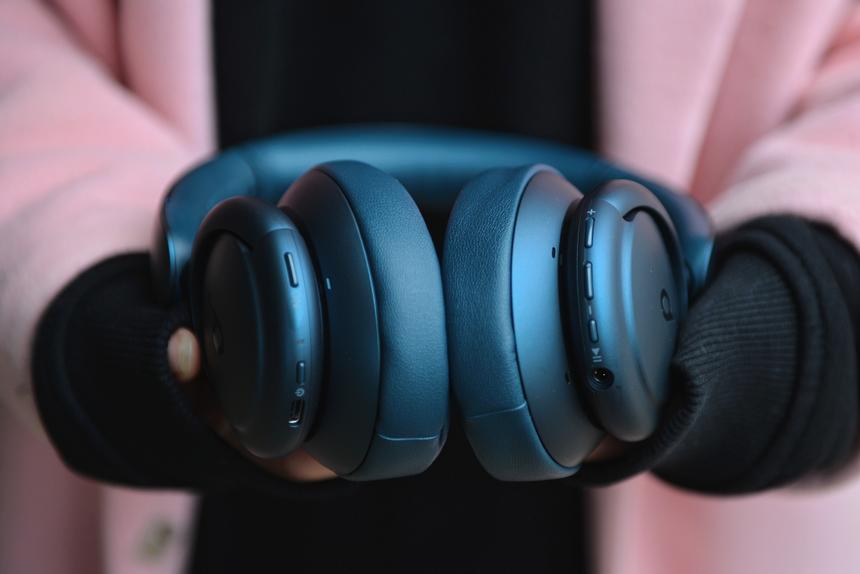 Сколько стоят хорошие большие Bluetooth-наушники с шумоподавлением и без, если не переплачивать