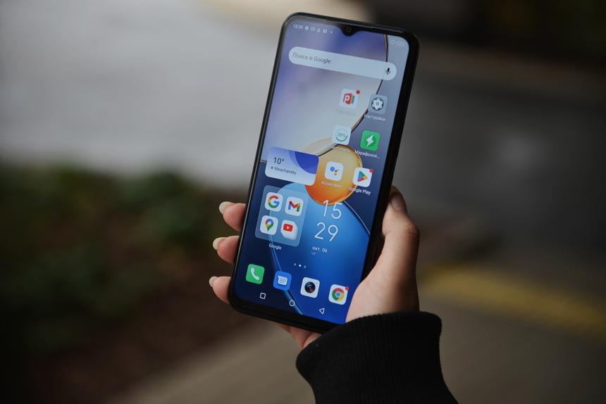 Если вы искали бюджетный смартфон, который выглядит круто и дорого