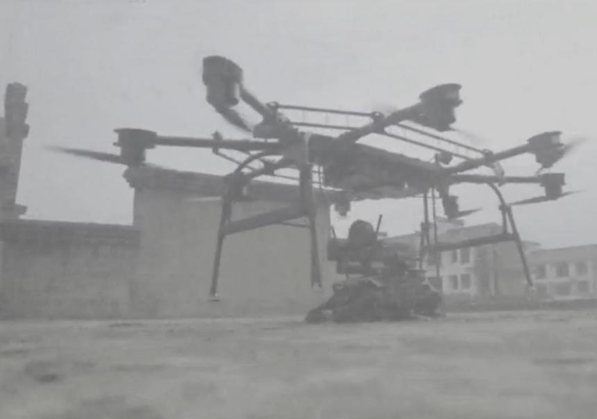 Для войн будущего: Китай показал десантирование военных роботов-собак с беспилотников