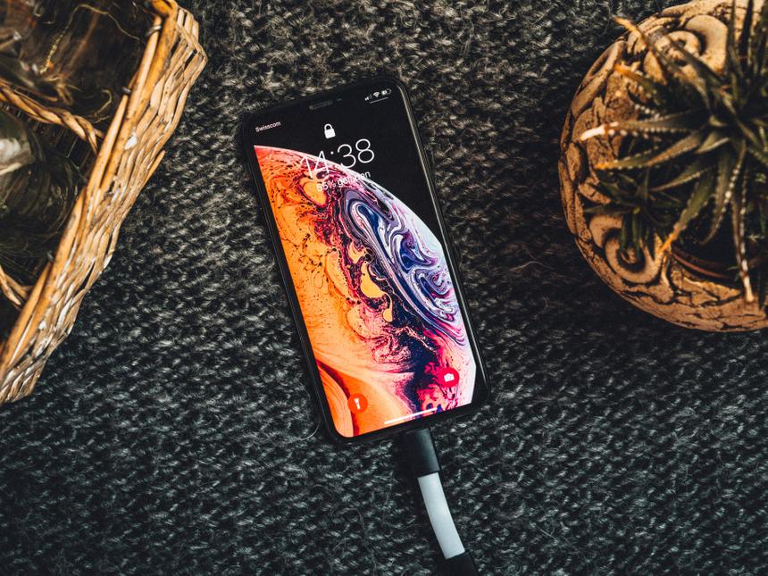 Как правильно заряжать iPhone, чтобы батарея оставалась как новая в течение двух лет