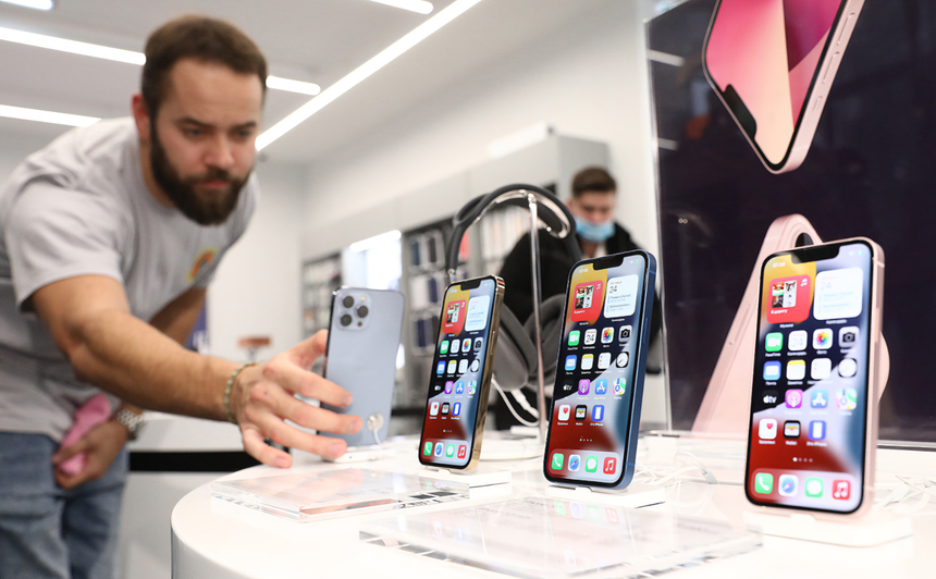 В России резко выросло число смартфонов с необычными функциями