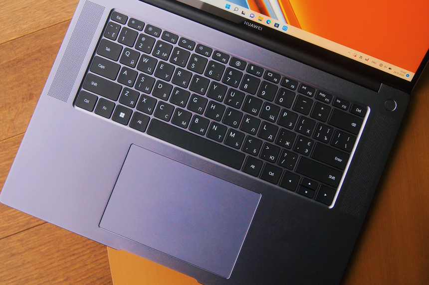 Игровые ноутбуки мощные, но толстые. Офисные — компактные, но слабые. Но есть вариант лучше