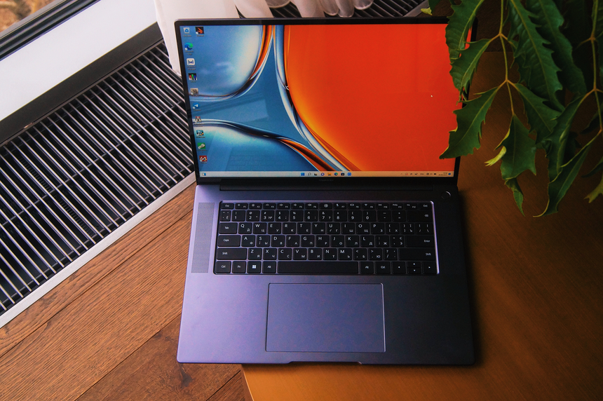 Игровые ноутбуки мощные, но толстые. Офисные — компактные, но слабые. Но есть вариант лучше