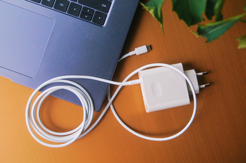 Игровые ноутбуки мощные, но толстые. Офисные — компактные, но слабые. Но есть вариант лучше