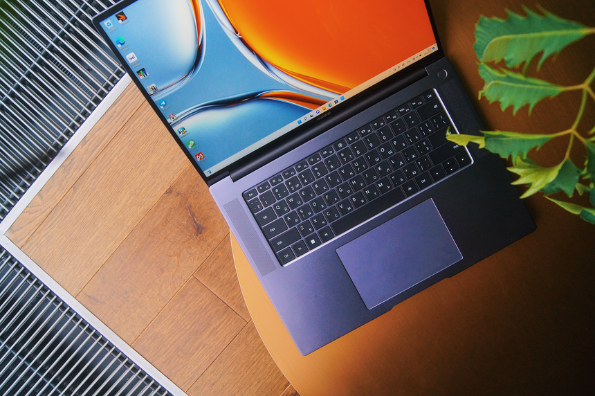 Игровые ноутбуки мощные, но толстые. Офисные — компактные, но слабые. Но есть вариант лучше