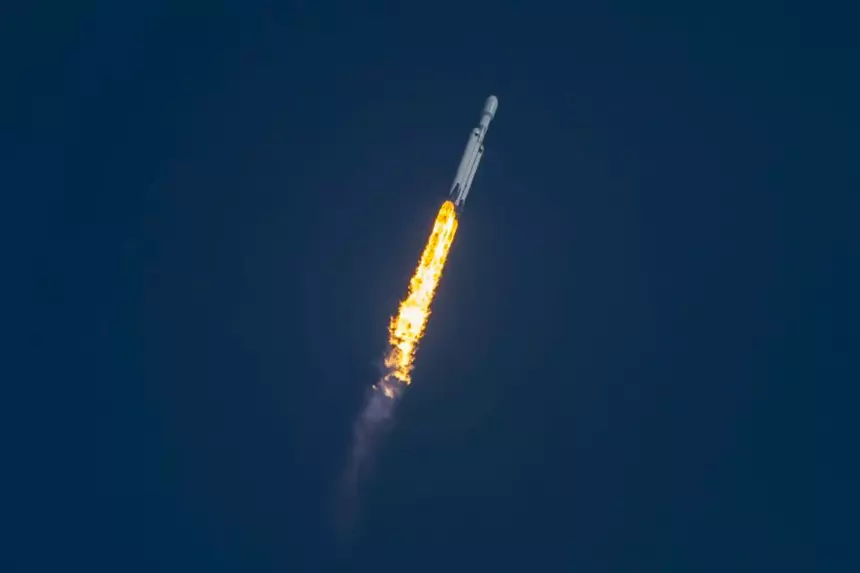 Впервые за 3 года SpaceX запустила самую мощную в мире ракету