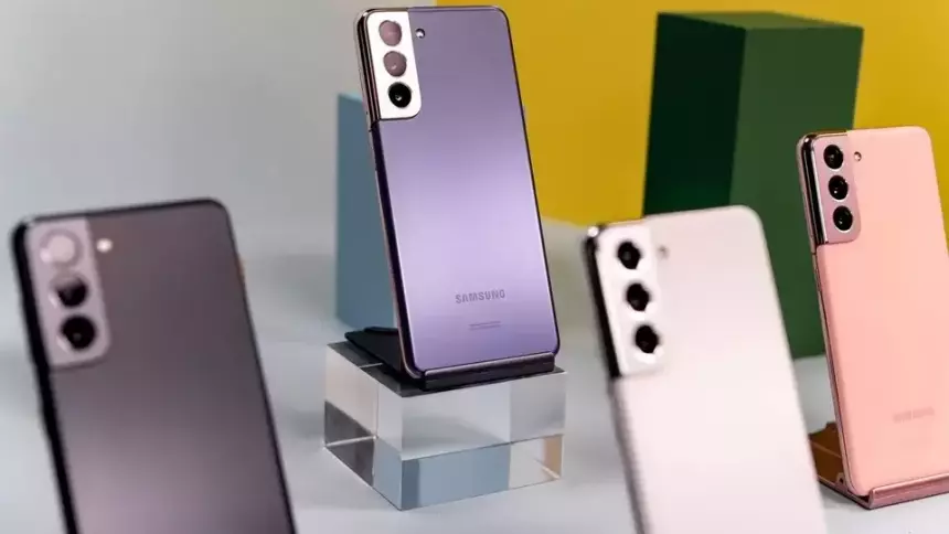 Теперь можно обновляться: Samsung выпустила Android 13 для флагманских Galaxy S21