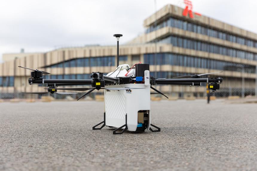 Вместо почтовых голубей: в России рассказали, как будут использоваться беспилотники в городах