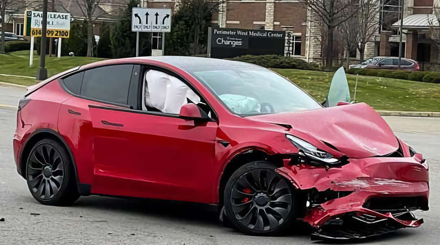 Автопилот Tesla Model Y сошёл с ума и стал причиной травмы пяти человек. Двое из них погибли