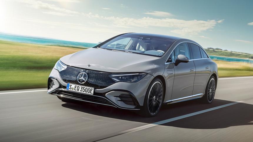 Mercedes потребует доплатить $1200 в год за быстрый разгон электромобилей