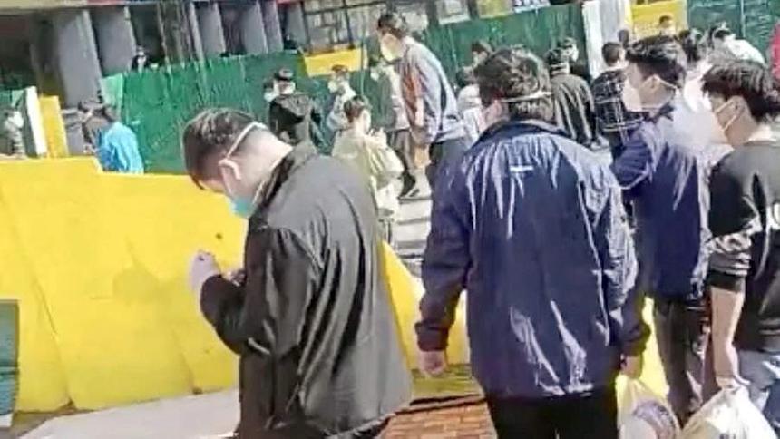 На сколько меньше iPhone выпустят из-за протестов китайских рабочих