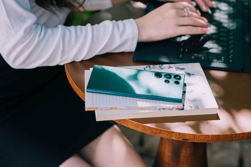 Кто лучше делает ночные снимки: корейский Samsung S22 Ultra или китайский Vivo X90 Pro+