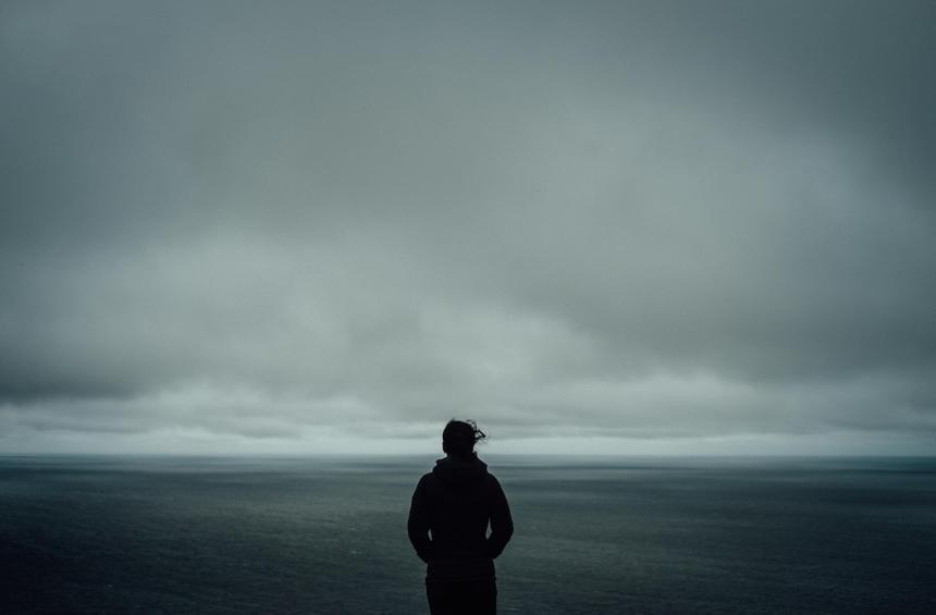 Исследование: одиночество или несчастье ускоряет старение