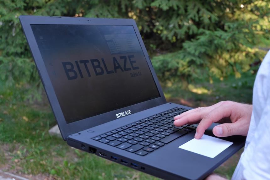 Как выглядит вживую сверхпопулярный российский ноутбук, который не успевают производить в нужных количествах