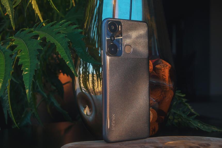 У нас тут новый бюджетный смартфон за 7 тысяч рублей. И ещё модель с 6/128, NFC и 50 Мп за 12 тыщ