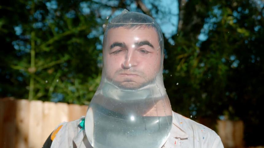 "Это как с презервативами": врач о ношении масок в общественных местах