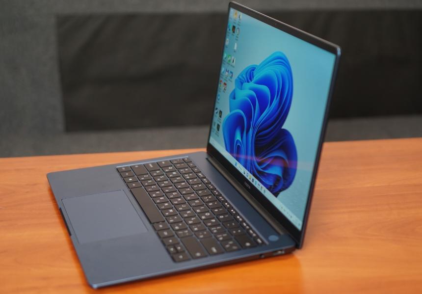 Один из лучших универсальных ноутбуков в бюджете «до 70 тысяч рублей»