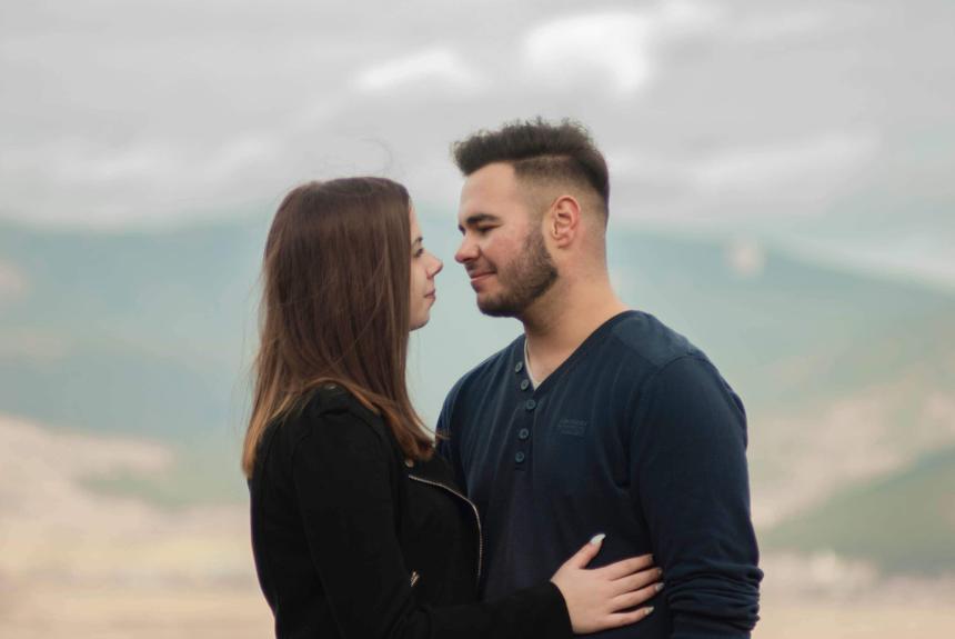 Исследование: женщины могут унюхать одиноких мужчин