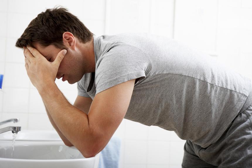 Врач рассказал, как правильно хранить остатки блюд, чтобы не отравиться в новогодние каникулы