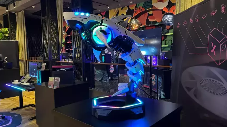 Посмотрите на странный компьютер в форме акулы