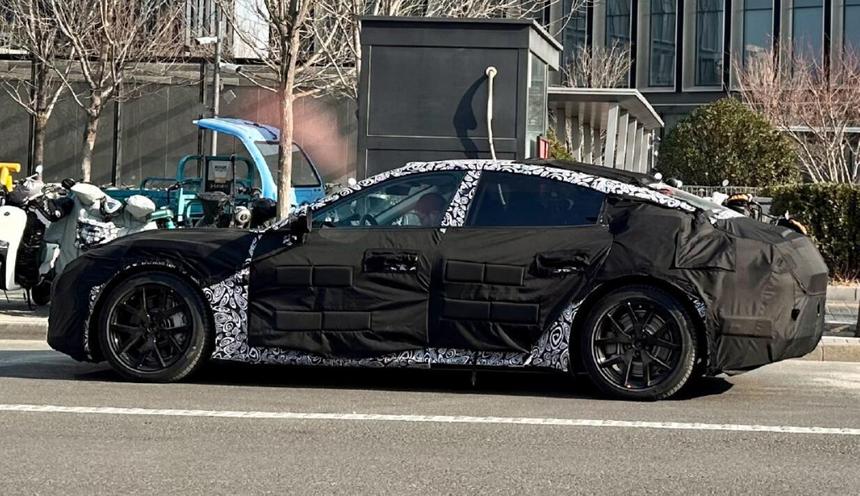 Ещё не выпущенный автомобиль Xiaomi заметили на дорогах Китая