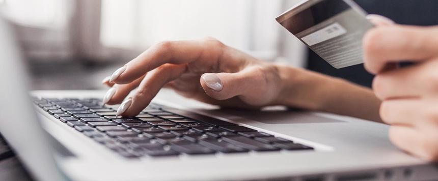 Роскомнадзор: в России в 2022 году заблокировано или удалено 11,9 тысяч мошеннических сайтов