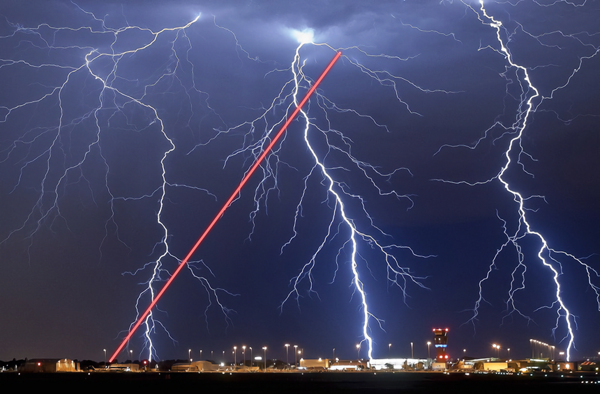 Лазер научились использовать для отвода молний