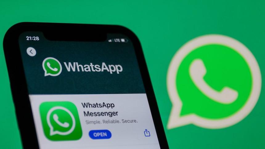 Теперь реакции в WhatsApp можно оставлять в ещё одном виде чатов